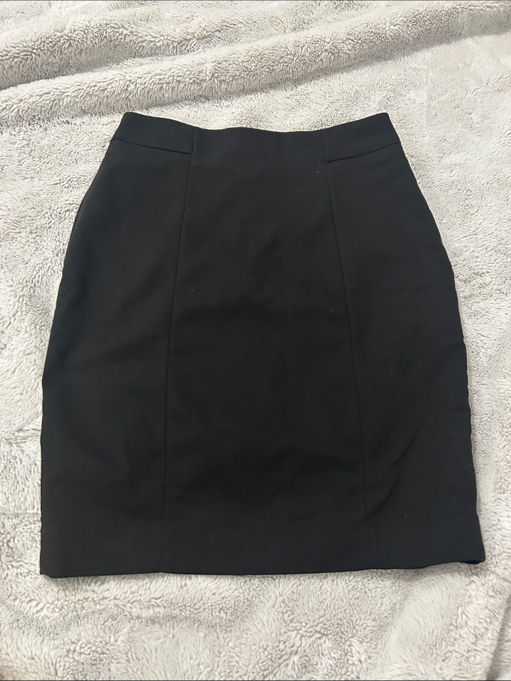 H&M Black Pencil Skirt — Sleek Office Staple